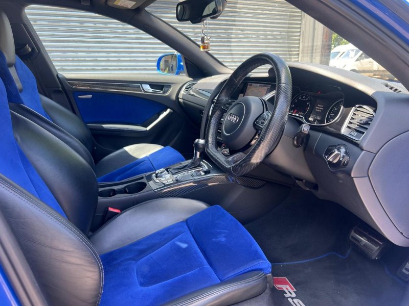 AUDI RS4