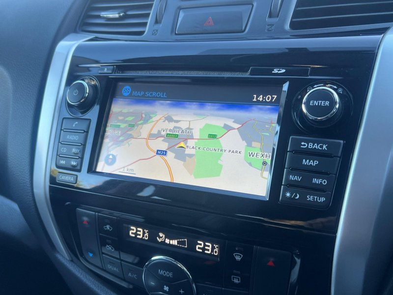 NISSAN NAVARA