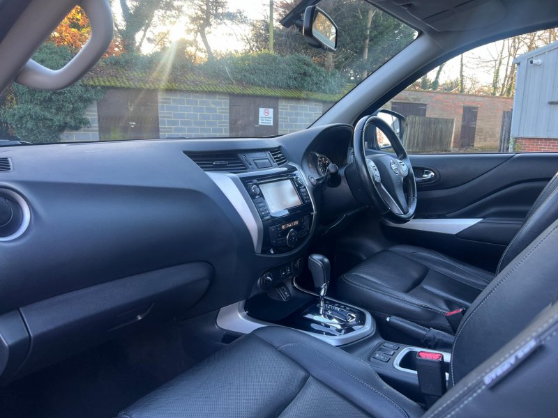NISSAN NAVARA