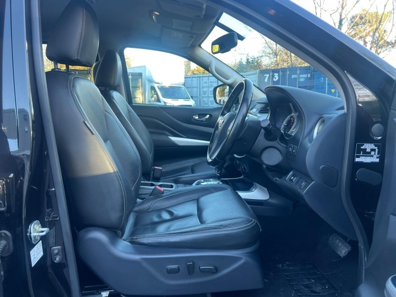 NISSAN NAVARA