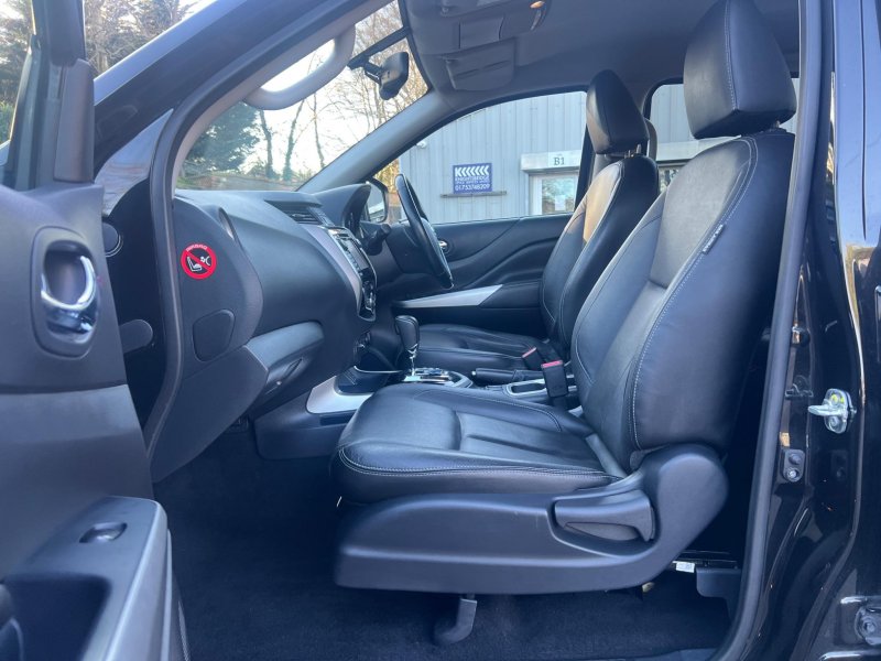 NISSAN NAVARA