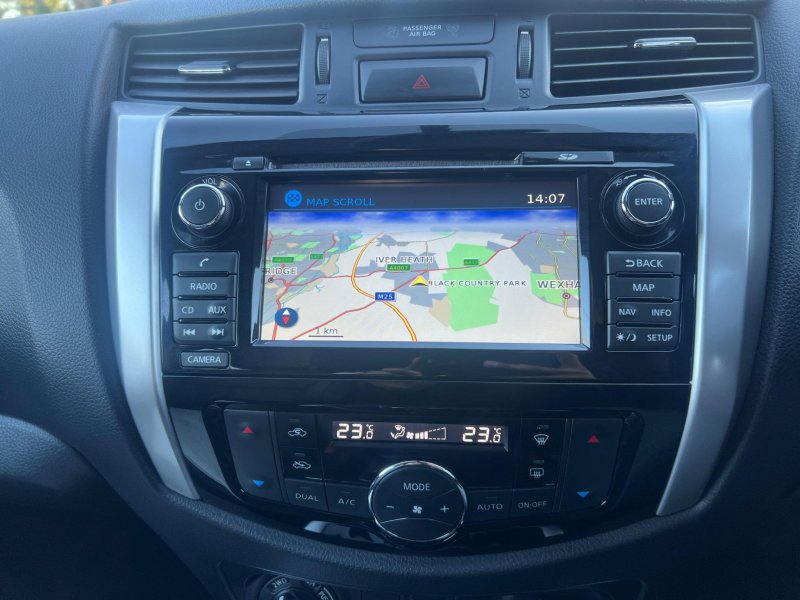 NISSAN NAVARA