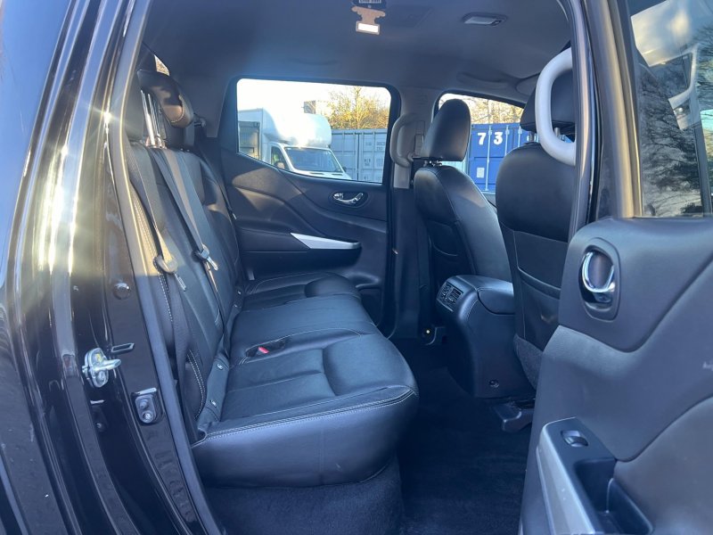 NISSAN NAVARA
