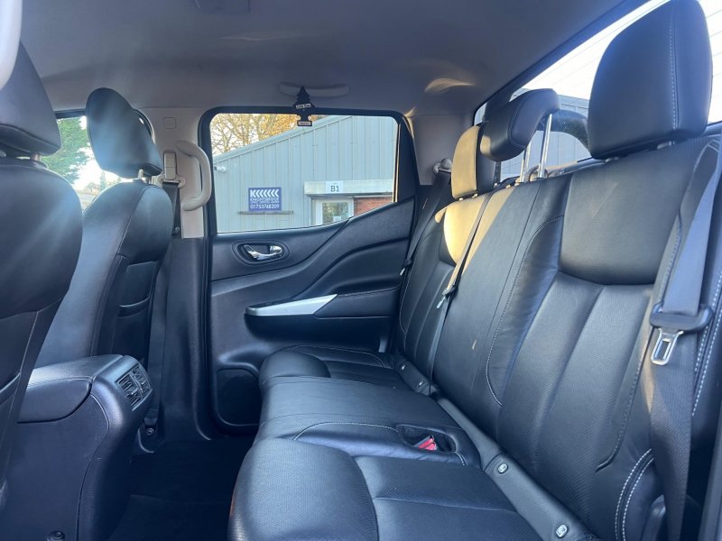 NISSAN NAVARA