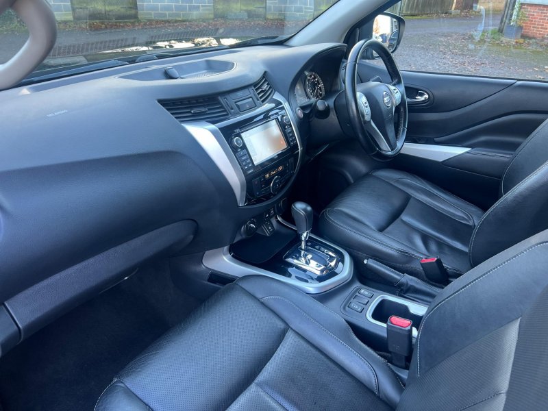 NISSAN NAVARA